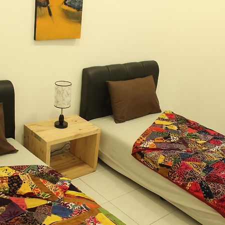 The Wayang Homestay Джокякарта Екстериор снимка